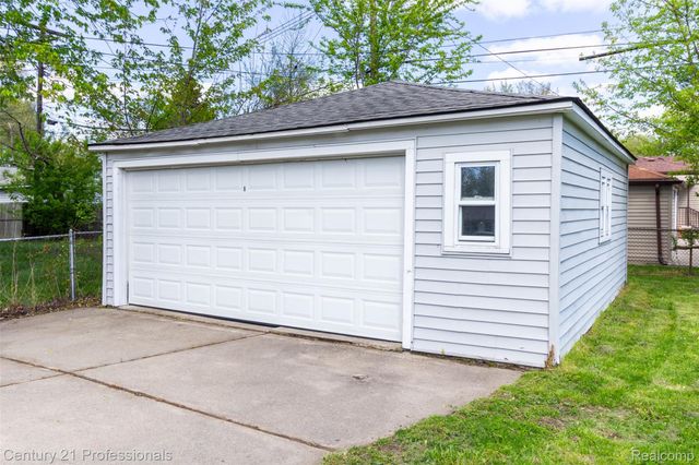 21892 Ehlert Avenue, Warren, MI 48089