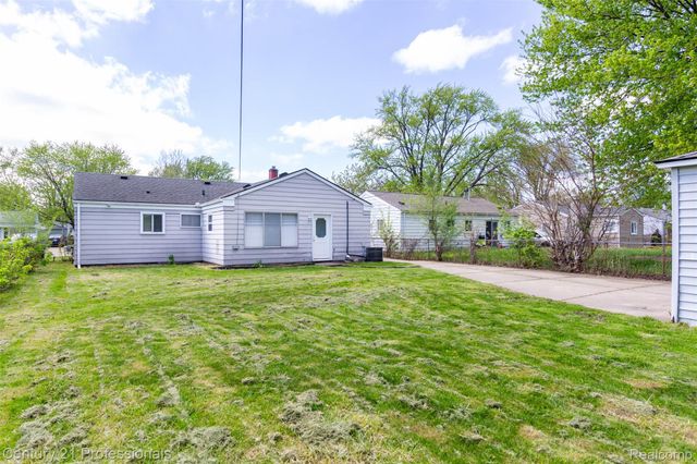 21892 Ehlert Avenue, Warren, MI 48089