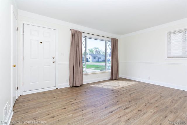 21892 Ehlert Avenue, Warren, MI 48089