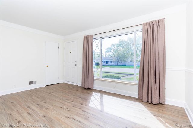 21892 Ehlert Avenue, Warren, MI 48089