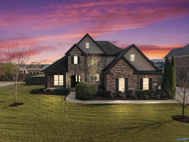 102 Stone River Road, Huntsville, AL 35811