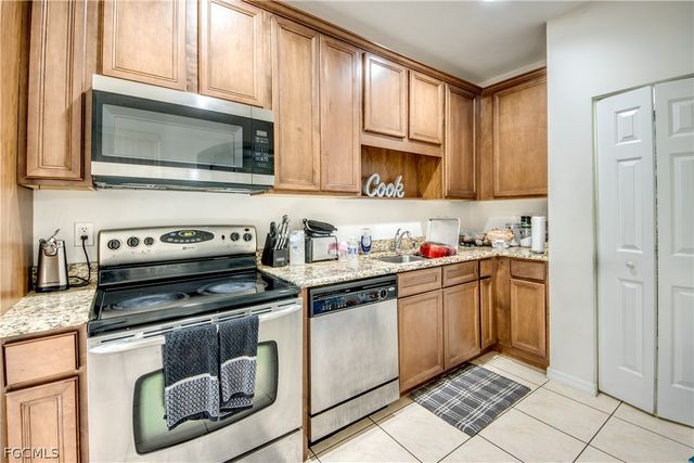 9957 Chiana CIR, Fort Myers, FL 33905