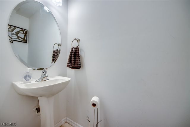 9957 Chiana CIR, Fort Myers, FL 33905