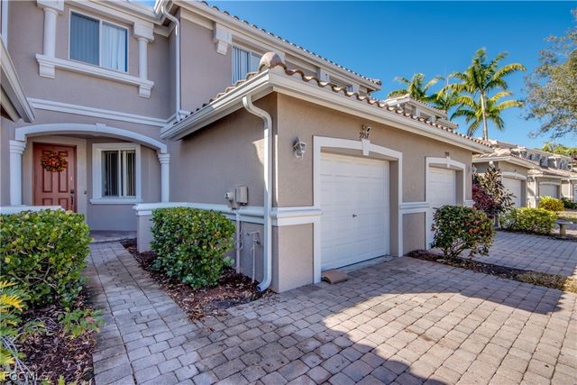 9957 Chiana CIR, Fort Myers, FL 33905