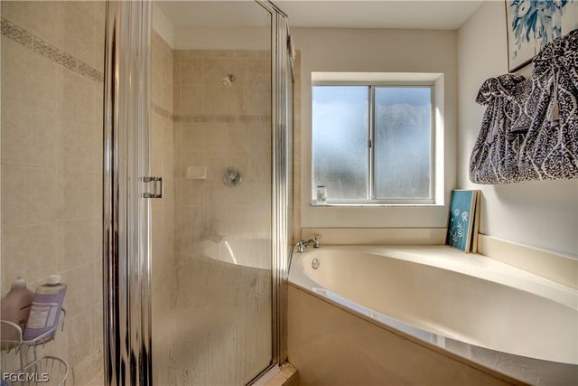 9957 Chiana CIR, Fort Myers, FL 33905