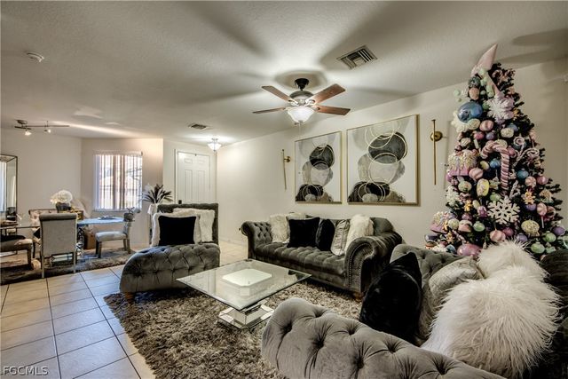 9957 Chiana CIR, Fort Myers, FL 33905