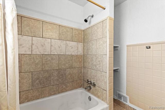 4200 Lois Street, Dearborn, MI 48126