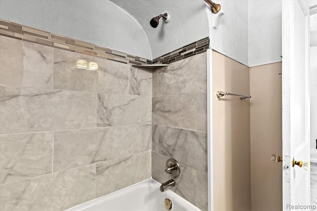 4200 Lois Street, Dearborn, MI 48126