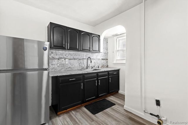 4200 Lois Street, Dearborn, MI 48126