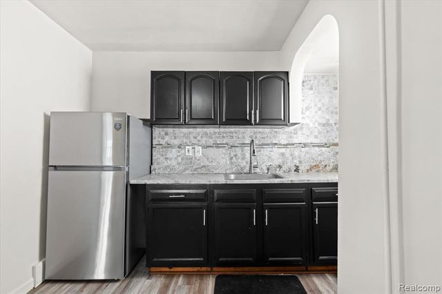 4200 Lois Street, Dearborn, MI 48126