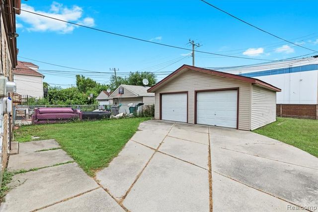 4200 Lois Street, Dearborn, MI 48126