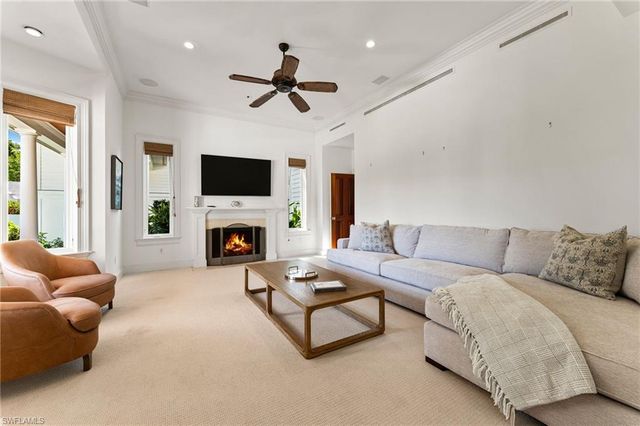 2325 Lantern LN, Naples, FL 34102