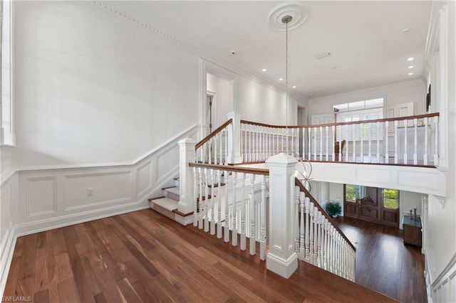2325 Lantern LN, Naples, FL 34102