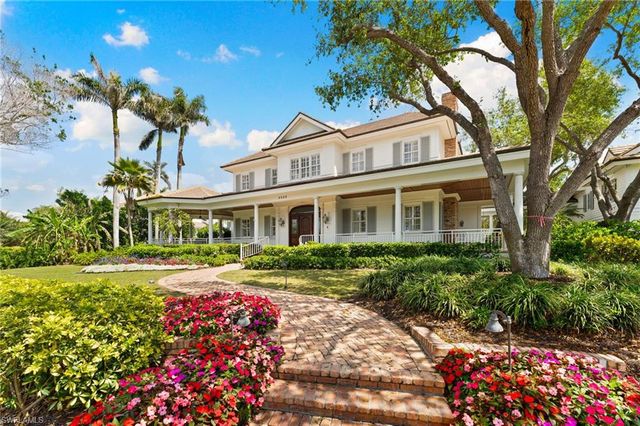 2325 Lantern LN, Naples, FL 34102