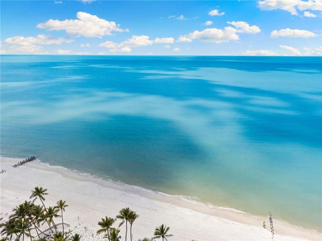2325 Lantern LN, Naples, FL 34102