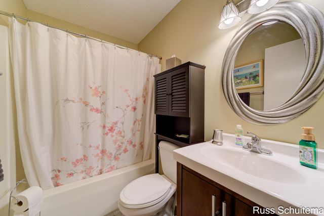 3759 W Fuller Drive, Fruitport Twp, MI 49444