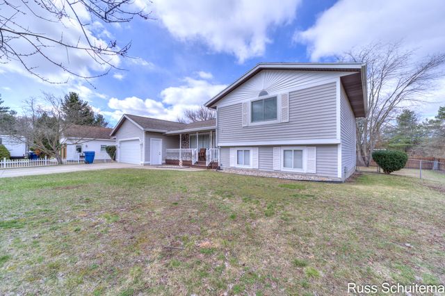 3759 W Fuller Drive, Fruitport Twp, MI 49444