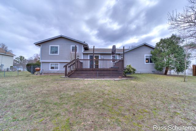 3759 W Fuller Drive, Fruitport Twp, MI 49444