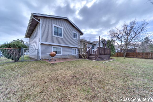 3759 W Fuller Drive, Fruitport Twp, MI 49444