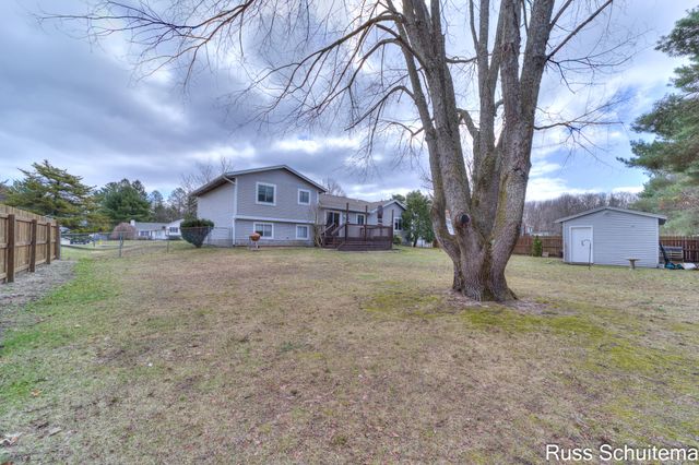 3759 W Fuller Drive, Fruitport Twp, MI 49444
