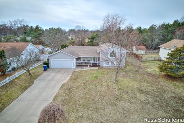 3759 W Fuller Drive, Fruitport Twp, MI 49444
