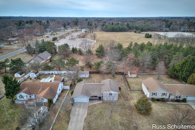 3759 W Fuller Drive, Fruitport Twp, MI 49444