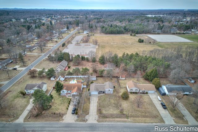 3759 W Fuller Drive, Fruitport Twp, MI 49444