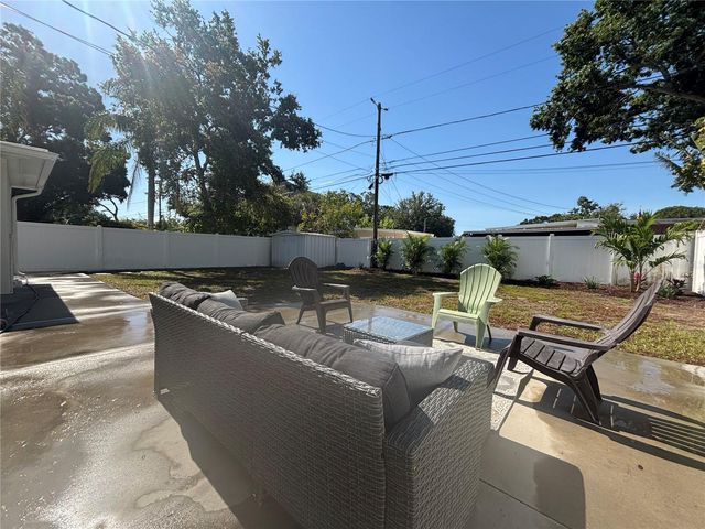1138 51ST AVENUE N, St Petersburg, FL 33703