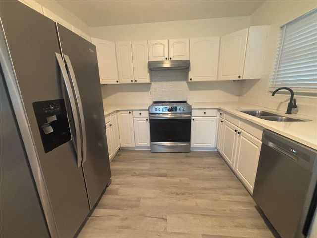 1138 51ST AVENUE N, St Petersburg, FL 33703