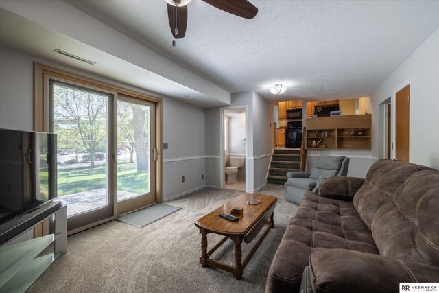 931 Fawn Parkway, Omaha, NE 68154