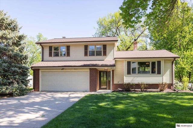 931 Fawn Parkway, Omaha, NE 68154