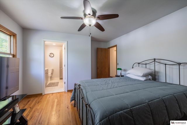 931 Fawn Parkway, Omaha, NE 68154