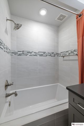 931 Fawn Parkway, Omaha, NE 68154