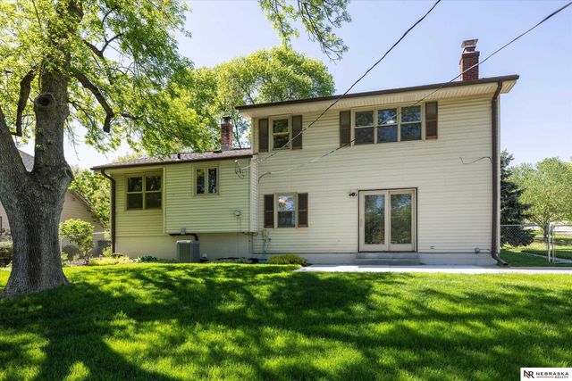 931 Fawn Parkway, Omaha, NE 68154