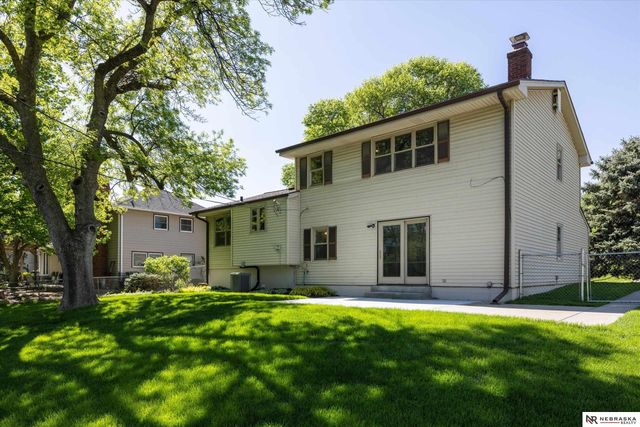 931 Fawn Parkway, Omaha, NE 68154