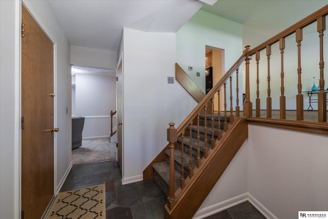 931 Fawn Parkway, Omaha, NE 68154