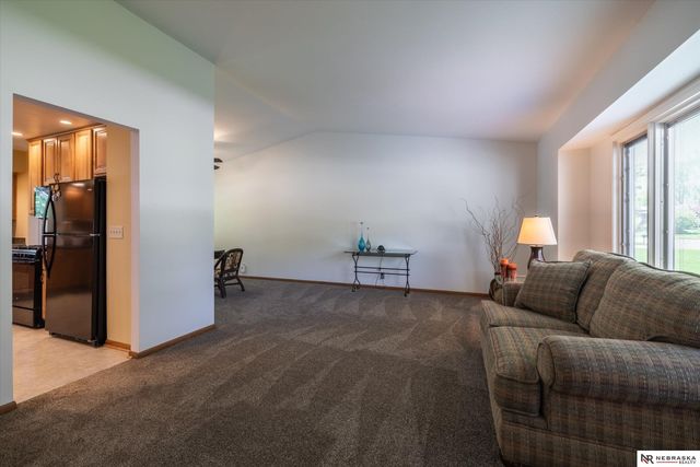 931 Fawn Parkway, Omaha, NE 68154