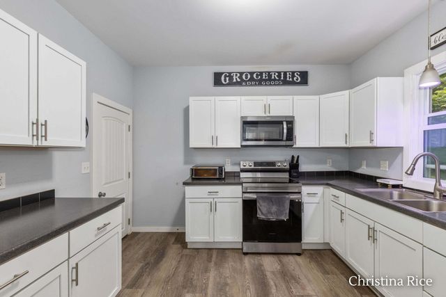 403 E Cass Street, Greenville, MI 48838