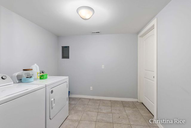 403 E Cass Street, Greenville, MI 48838