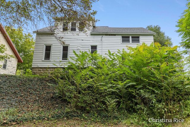 403 E Cass Street, Greenville, MI 48838