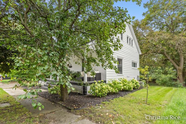 403 E Cass Street, Greenville, MI 48838