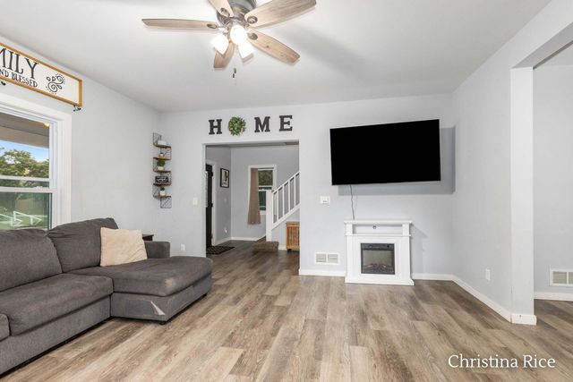 403 E Cass Street, Greenville, MI 48838