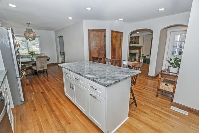 2441 Berwick Boulevard, Columbus, OH 43209