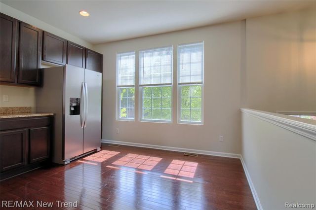 27976 Hopkins Drive, Novi, MI 48377