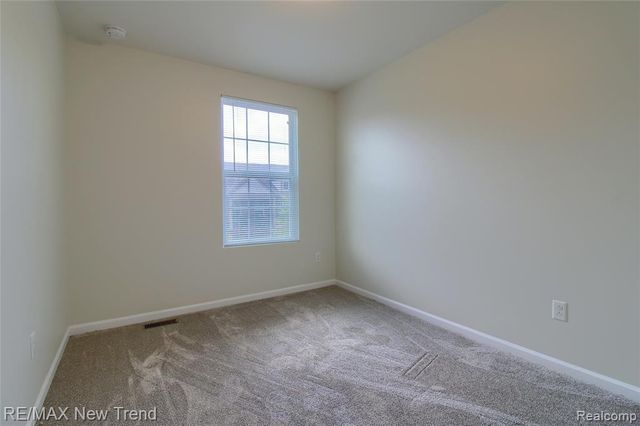 27976 Hopkins Drive, Novi, MI 48377