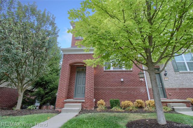 27976 Hopkins Drive, Novi, MI 48377