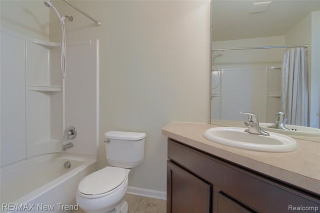 27976 Hopkins Drive, Novi, MI 48377
