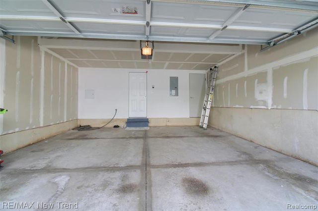 27976 Hopkins Drive, Novi, MI 48377