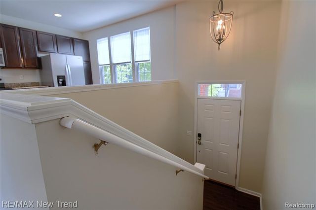 27976 Hopkins Drive, Novi, MI 48377