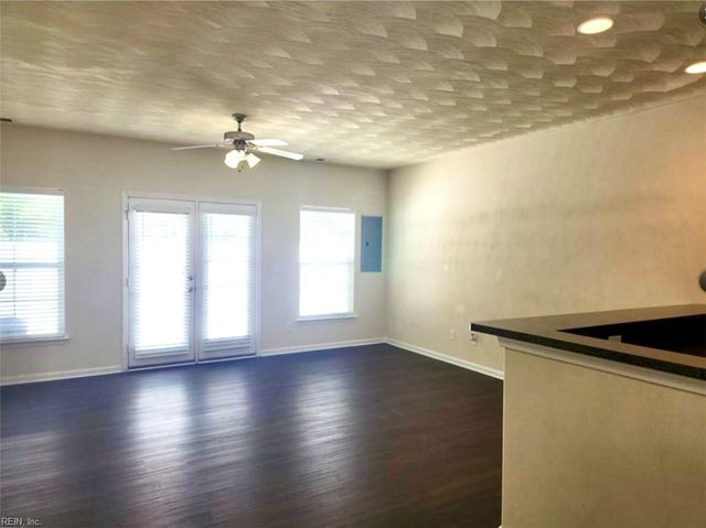 221 Bonneys QUAY, Virginia Beach, VA 23462